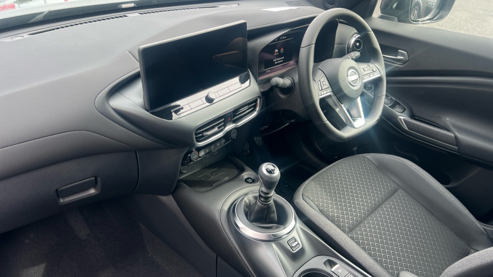 Nissan Juke 1.0 DiG-T N-Connecta 5dr Petrol Hatchback - Image 9