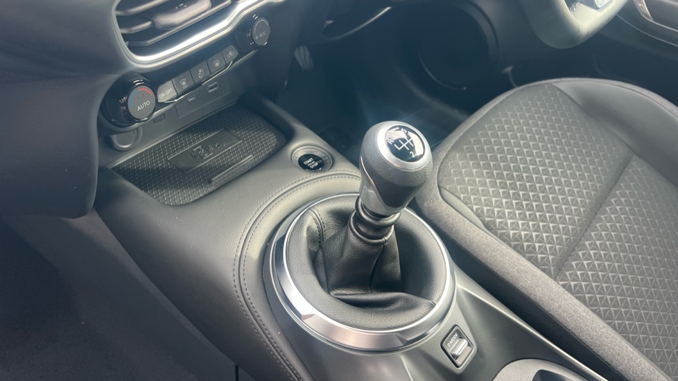 Nissan Juke 1.0 DiG-T N-Connecta 5dr Petrol Hatchback - Image 13