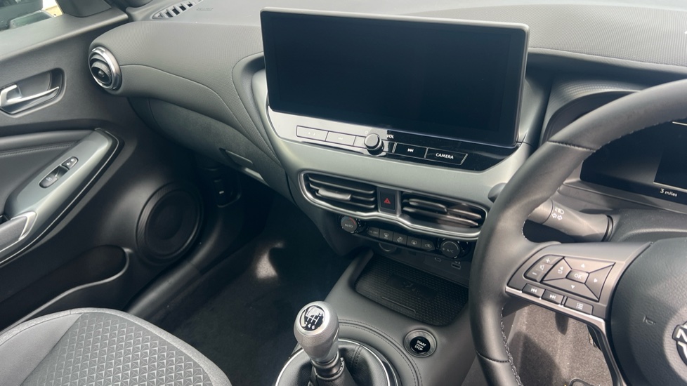 Nissan Juke 1.0 DiG-T N-Connecta 5dr Petrol Hatchback - Image 14