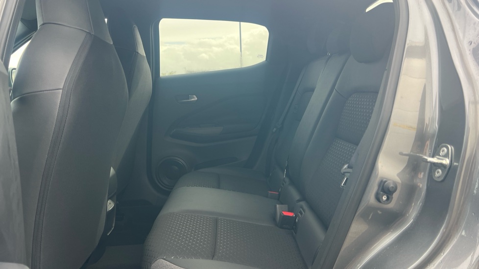 Nissan Juke 1.0 DiG-T N-Connecta 5dr Petrol Hatchback - Image 16