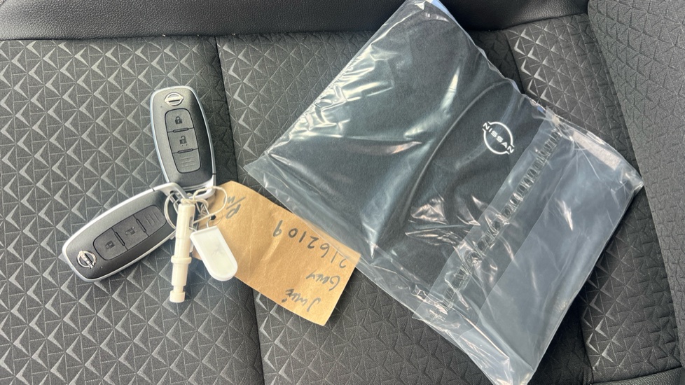 Nissan Juke 1.0 DiG-T N-Connecta 5dr Petrol Hatchback - Image 19