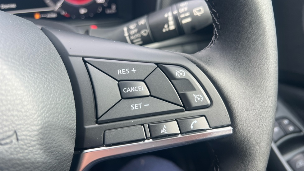Nissan Juke 1.0 DiG-T N-Connecta 5dr Petrol Hatchback - Image 21