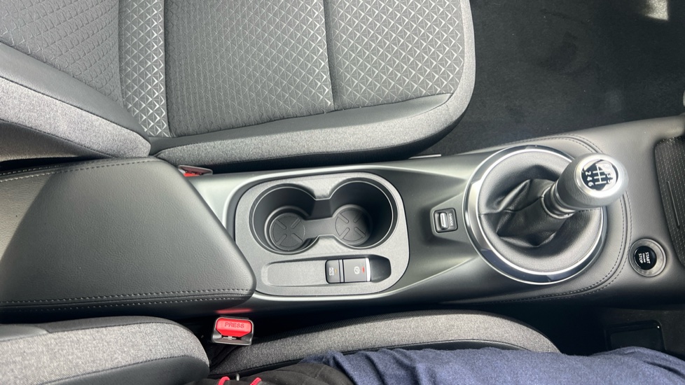 Nissan Juke 1.0 DiG-T N-Connecta 5dr Petrol Hatchback - Image 25