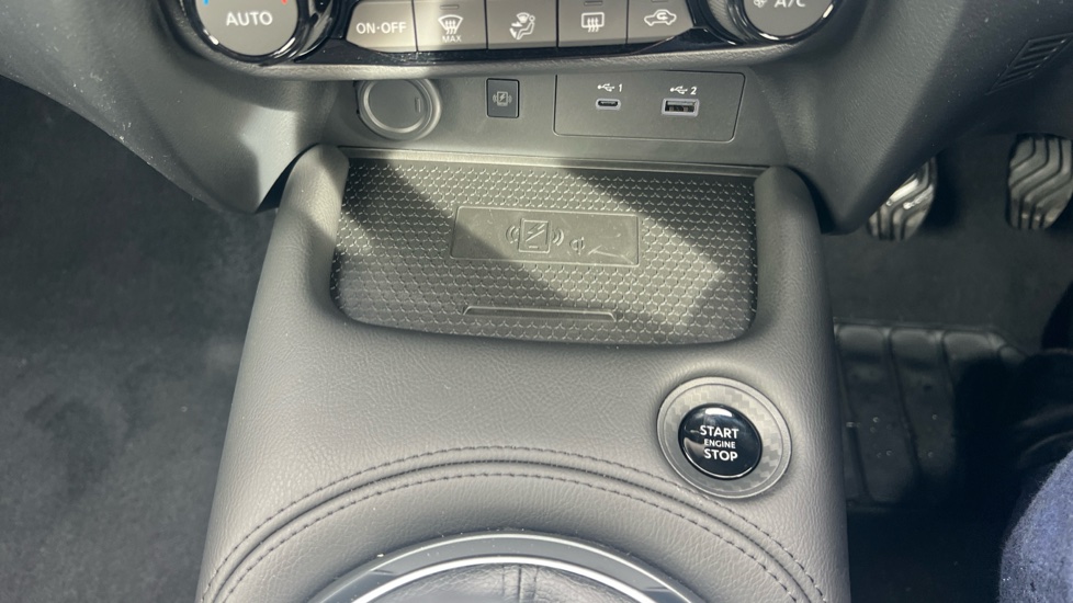 Nissan Juke 1.0 DiG-T N-Connecta 5dr Petrol Hatchback - Image 26