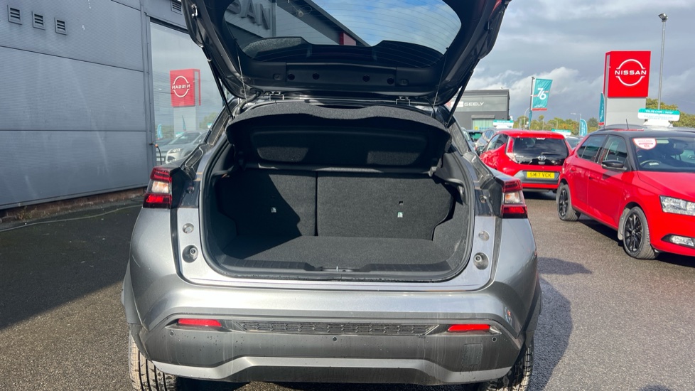Nissan Juke 1.0 DiG-T N-Connecta 5dr Petrol Hatchback - Image 4