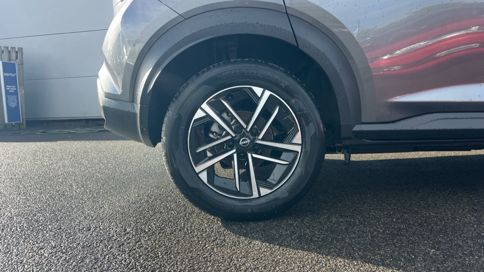 Nissan Juke 1.0 DiG-T N-Connecta 5dr Petrol Hatchback - Image 7