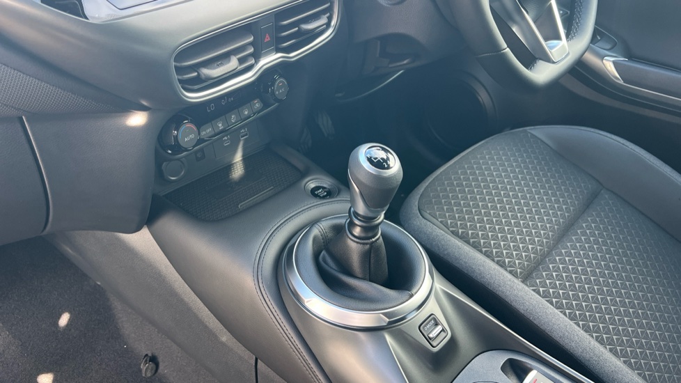 Nissan Juke 1.0 DiG-T N-Connecta 5dr Petrol Hatchback - Image 13