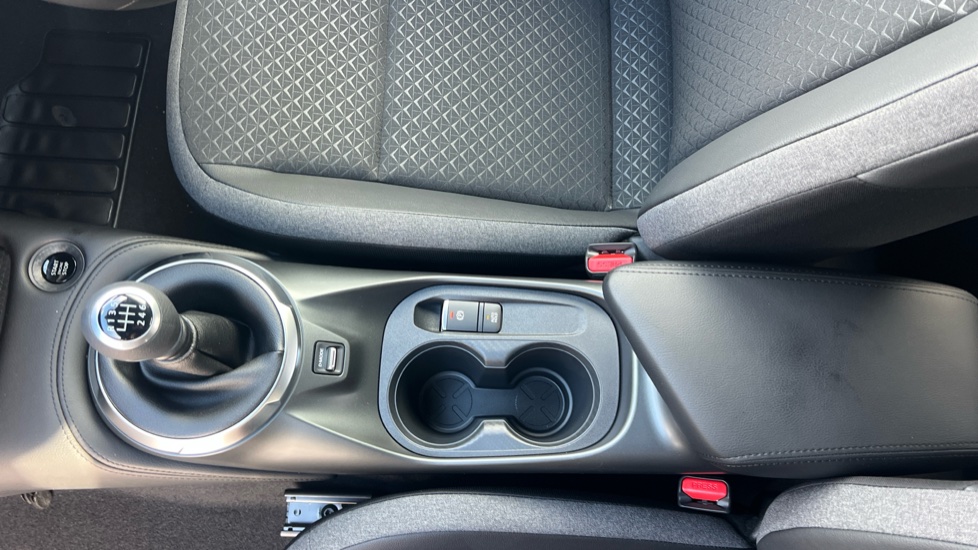 Nissan Juke 1.0 DiG-T N-Connecta 5dr Petrol Hatchback - Image 22