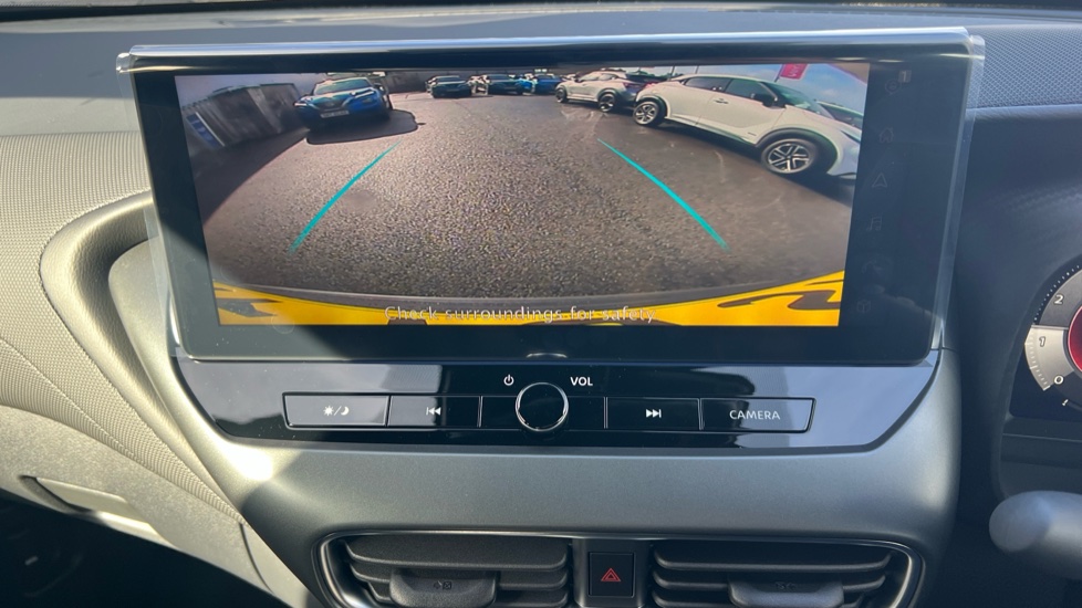 Nissan Juke 1.0 DiG-T N-Connecta 5dr Petrol Hatchback - Image 28