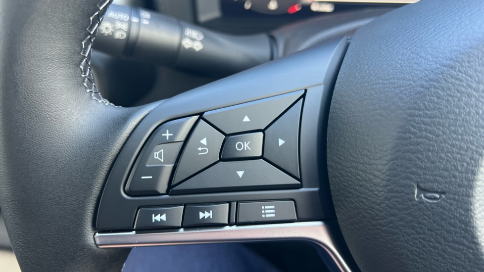 Nissan Juke 1.0 DiG-T N-Connecta 5dr Petrol Hatchback - Image 30