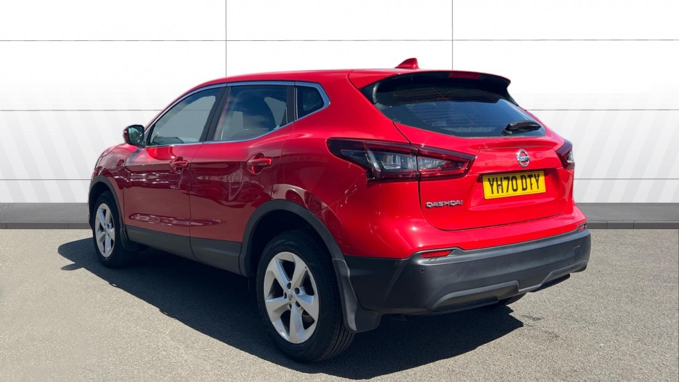 Nissan Qashqai 1.3 DiG-T Acenta Premium 5dr Petrol Hatchback - Image 2