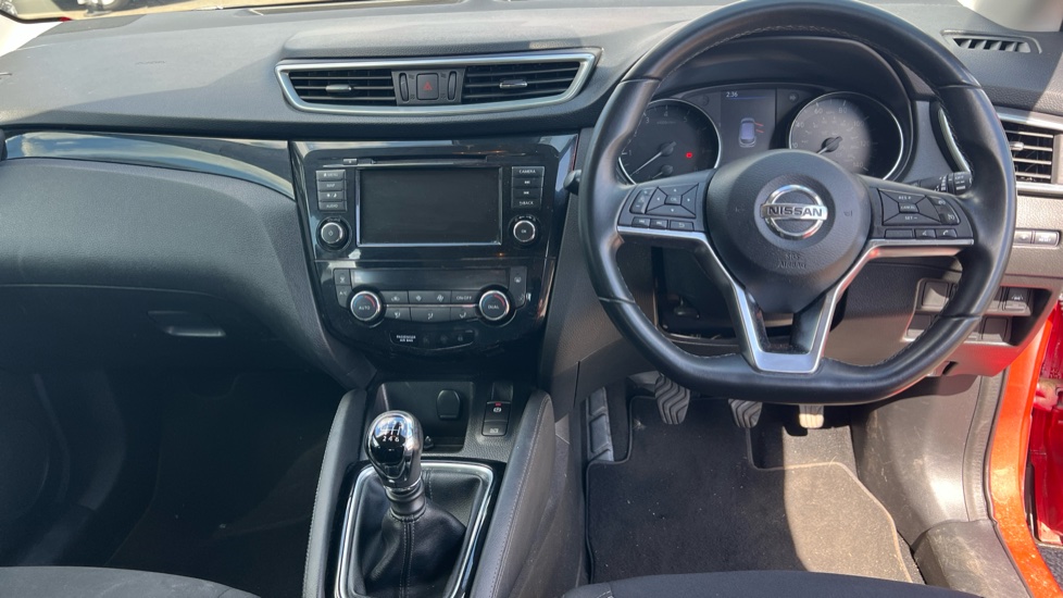 Nissan Qashqai 1.3 DiG-T Acenta Premium 5dr Petrol Hatchback - Image 10