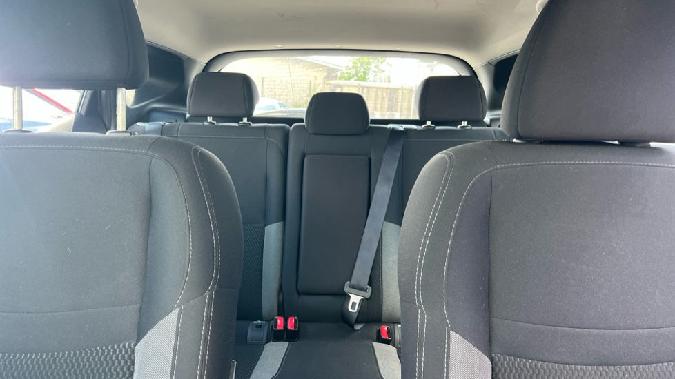 Nissan Qashqai 1.3 DiG-T Acenta Premium 5dr Petrol Hatchback - Image 15