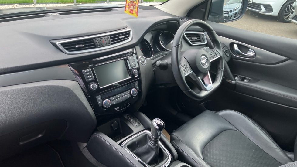 Nissan Qashqai 1.3 DiG-T Tekna 5dr Petrol Hatchback - Image 9