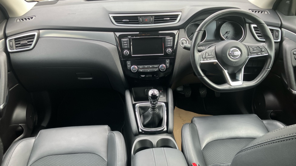 Nissan Qashqai 1.3 DiG-T Tekna 5dr Petrol Hatchback - Image 10