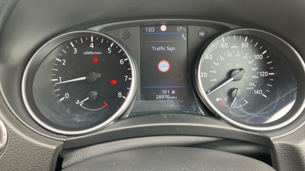 Nissan Qashqai 1.3 DiG-T Tekna 5dr Petrol Hatchback - Image 18