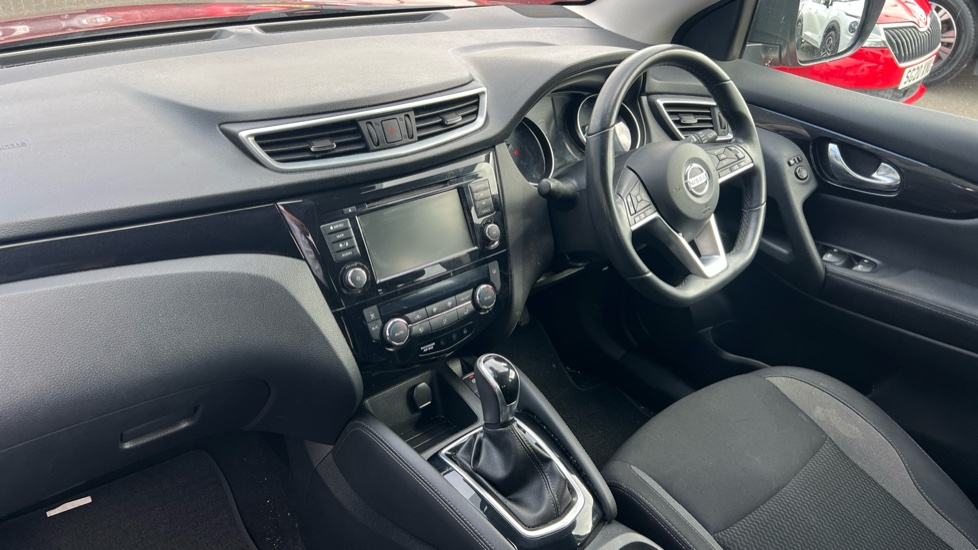 Nissan Qashqai 1.3 DiG-T 160 [157] Acenta Premium 5dr DCT Petrol Hatchback - Image 9