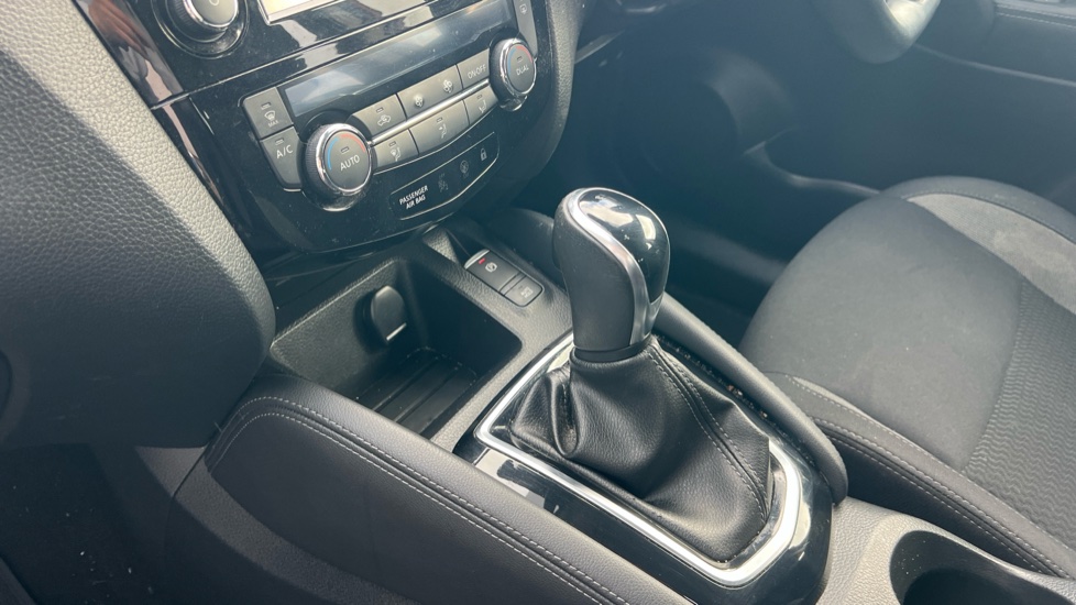 Nissan Qashqai 1.3 DiG-T 160 [157] Acenta Premium 5dr DCT Petrol Hatchback - Image 13