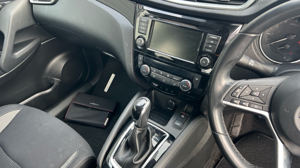 Nissan Qashqai 1.3 DiG-T 160 [157] Acenta Premium 5dr DCT Petrol Hatchback - Image 14