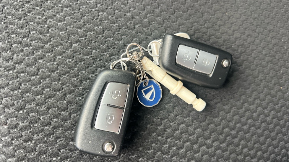 Nissan Qashqai 1.3 DiG-T 160 [157] Acenta Premium 5dr DCT Petrol Hatchback - Image 20