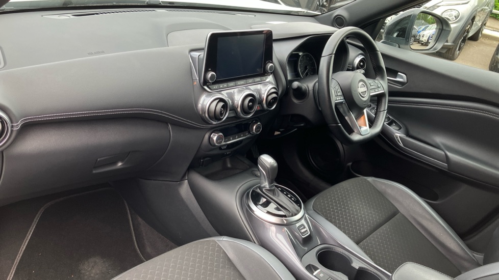 Nissan Juke 1.0 DiG-T 114 N-Connecta 5dr DCT Petrol Hatchback - Image 9