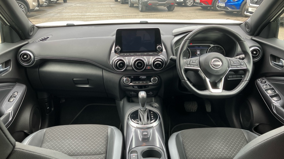 Nissan Juke 1.0 DiG-T 114 N-Connecta 5dr DCT Petrol Hatchback - Image 10