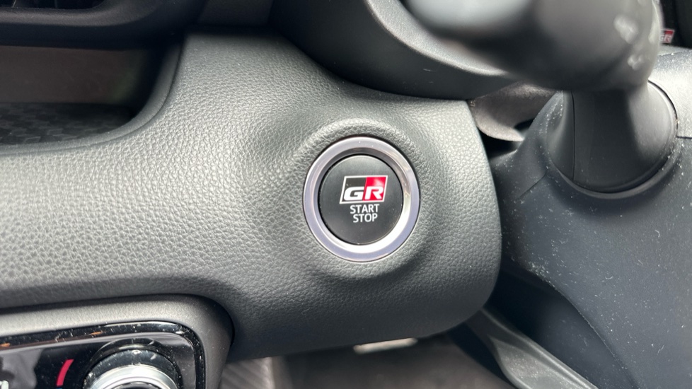 Toyota Yaris 1.5 Hybrid GR Sport 5dr CVT Hybrid Hatchback - Image 35