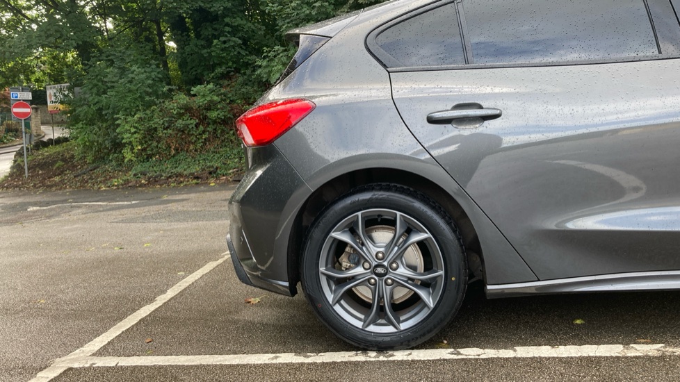 Ford Focus 1.0 EcoBoost Hybrid mHEV 155 ST-Line Edition 5dr Petrol Hatchback - Image 7