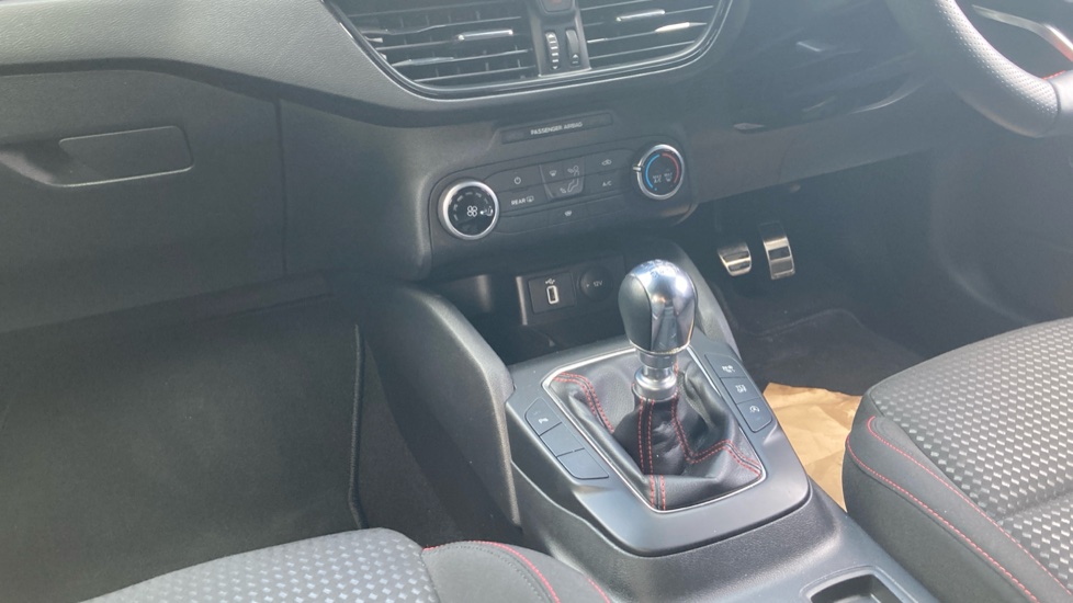 Ford Focus 1.0 EcoBoost Hybrid mHEV 155 ST-Line Edition 5dr Petrol Hatchback - Image 11