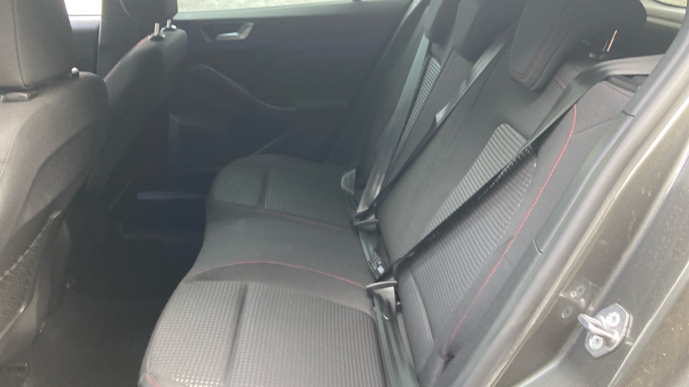 Ford Focus 1.0 EcoBoost Hybrid mHEV 155 ST-Line Edition 5dr Petrol Hatchback - Image 16