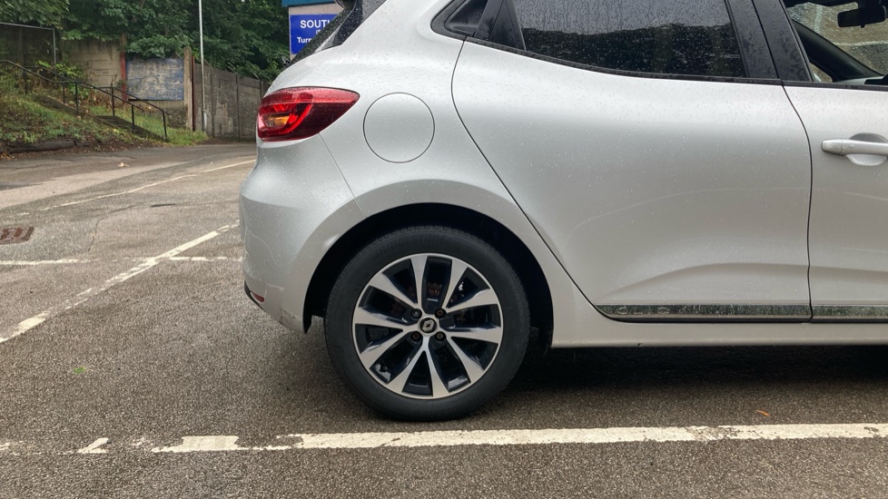 Renault Clio 1.0 TCe 100 Iconic 5dr Petrol Hatchback - Image 7