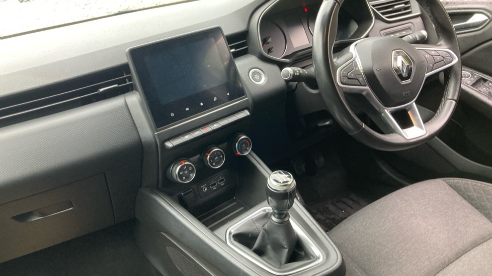 Renault Clio 1.0 TCe 100 Iconic 5dr Petrol Hatchback - Image 11