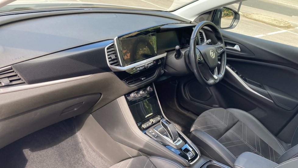 Vauxhall Grandland 1.5 Turbo D Ultimate 5dr Auto Diesel Hatchback - Image 9