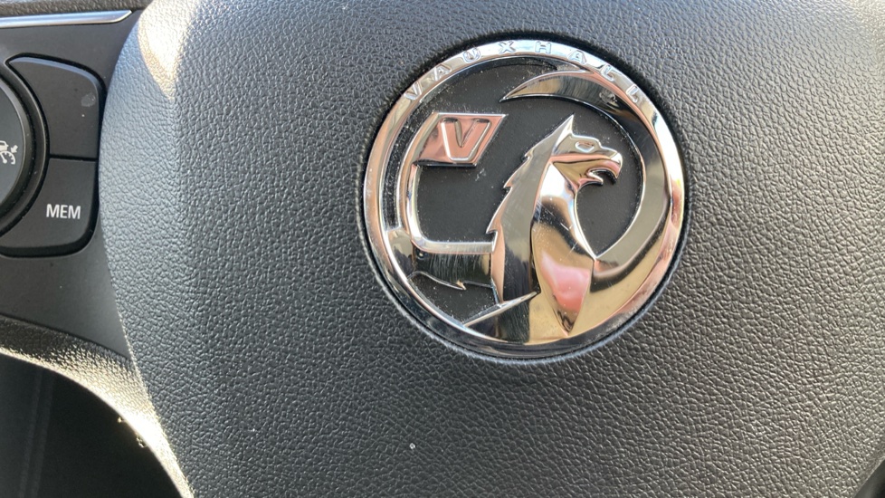Vauxhall Grandland 1.5 Turbo D Ultimate 5dr Auto Diesel Hatchback - Image 32