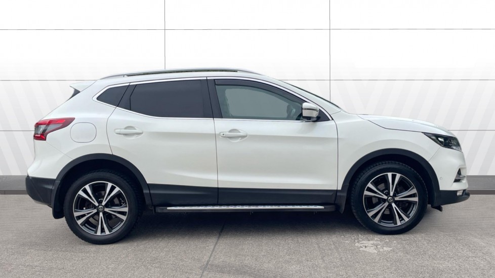 Nissan Qashqai 1.5 dCi 115 N-Connecta 5dr Diesel Hatchback - Image 5