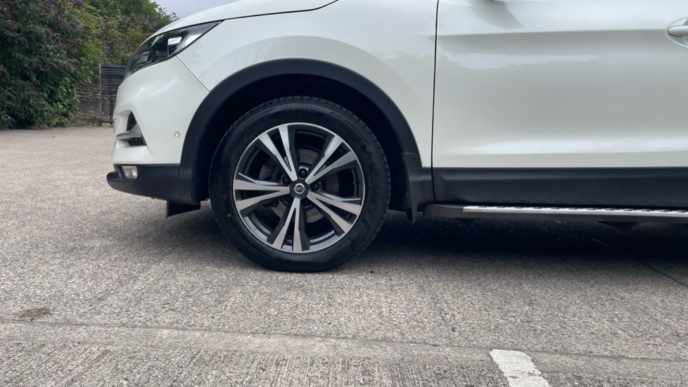 Nissan Qashqai 1.5 dCi 115 N-Connecta 5dr Diesel Hatchback - Image 7