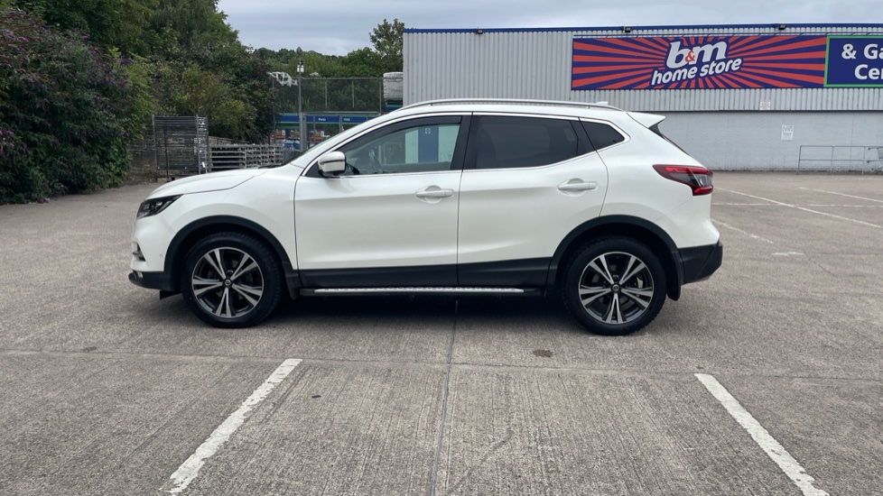 Nissan Qashqai 1.5 dCi 115 N-Connecta 5dr Diesel Hatchback - Image 8