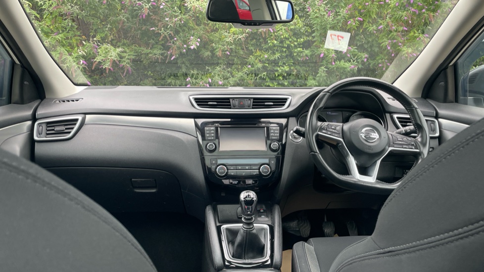 Nissan Qashqai 1.5 dCi 115 N-Connecta 5dr Diesel Hatchback - Image 10