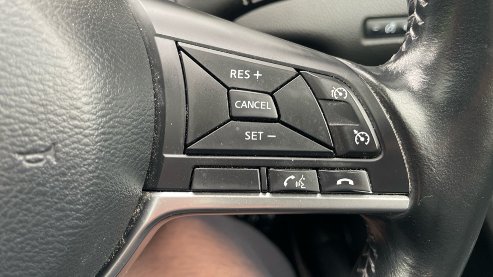 Nissan Qashqai 1.5 dCi 115 N-Connecta 5dr Diesel Hatchback - Image 44