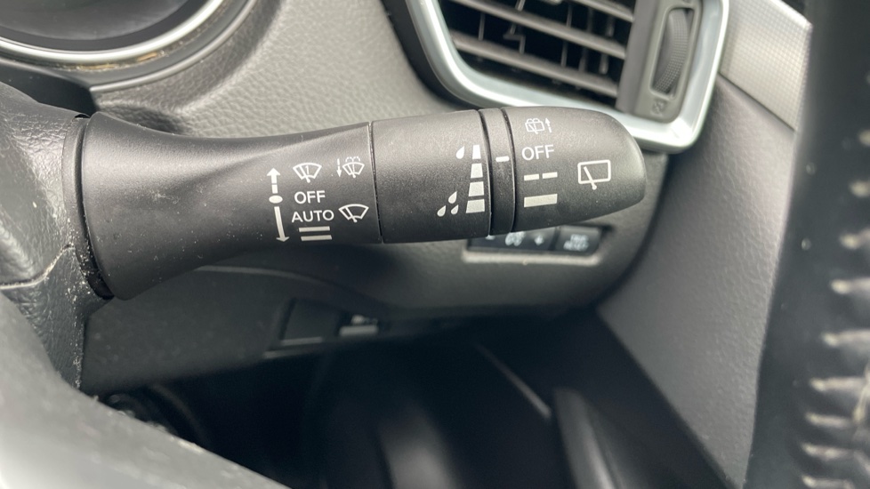 Nissan Qashqai 1.5 dCi 115 N-Connecta 5dr Diesel Hatchback - Image 46
