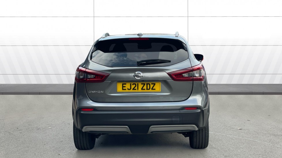 Nissan Qashqai 1.3 DiG-T N-Connecta 5dr [Glass Roof Pack] Petrol Hatchback - Image 6