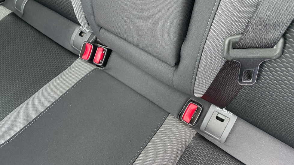 Nissan Qashqai 1.3 DiG-T N-Connecta 5dr [Glass Roof Pack] Petrol Hatchback - Image 17