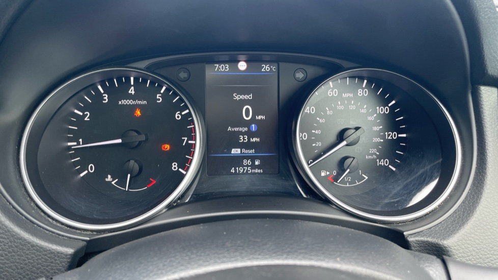 Nissan Qashqai 1.3 DiG-T N-Connecta 5dr [Glass Roof Pack] Petrol Hatchback - Image 18