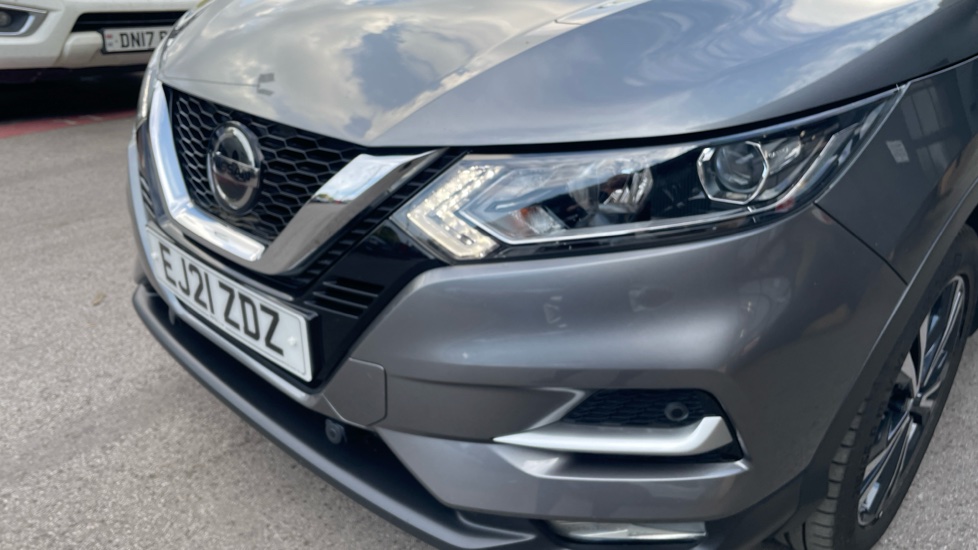 Nissan Qashqai 1.3 DiG-T N-Connecta 5dr [Glass Roof Pack] Petrol Hatchback - Image 22