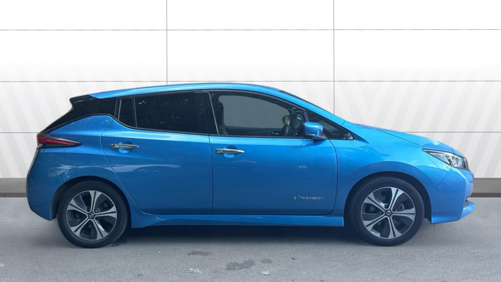 Nissan LEAF 110kW N-Connecta 40kWh 5dr Auto Electric Hatchback - Image 5