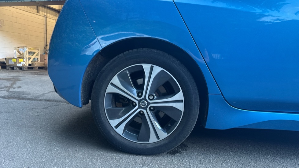 Nissan LEAF 110kW N-Connecta 40kWh 5dr Auto Electric Hatchback - Image 7
