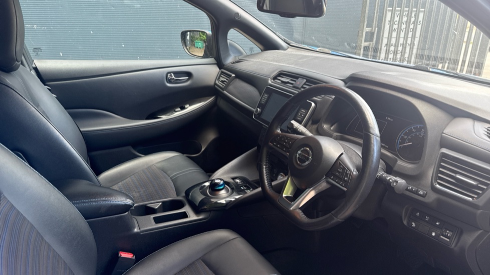Nissan LEAF 110kW N-Connecta 40kWh 5dr Auto Electric Hatchback - Image 11