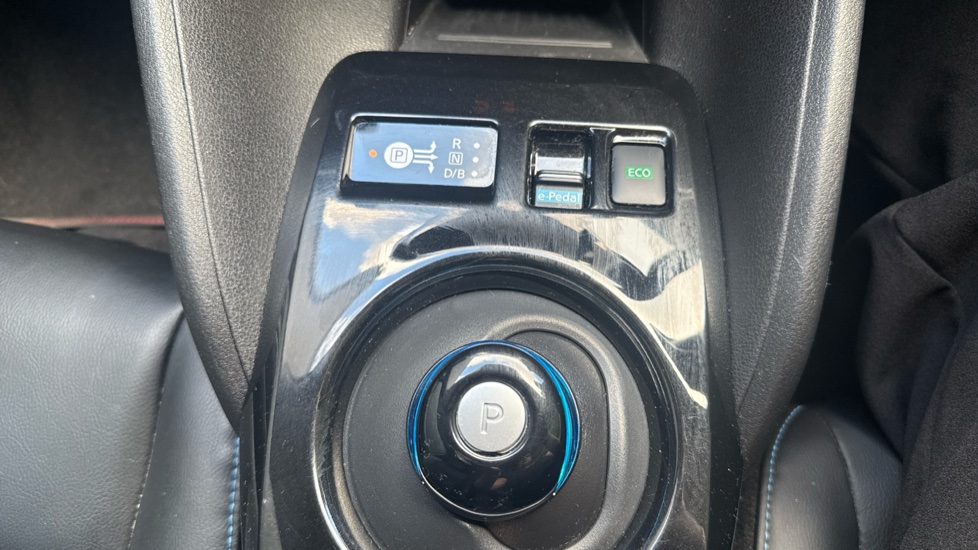 Nissan LEAF 110kW N-Connecta 40kWh 5dr Auto Electric Hatchback - Image 31