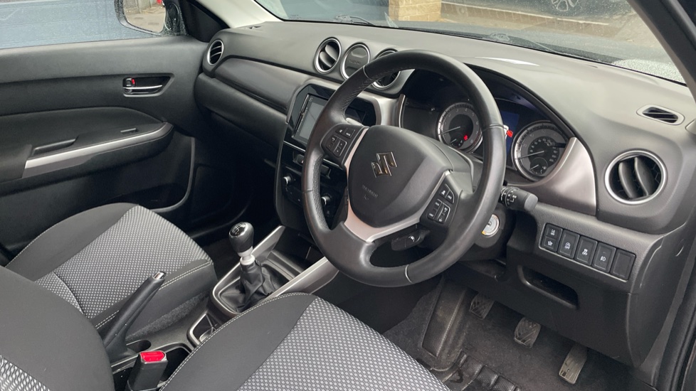 Suzuki Vitara 1.4 Boosterjet 48V Hybrid SZ-T 5dr Petrol Estate - Image 11