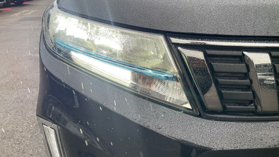 Suzuki Vitara 1.4 Boosterjet 48V Hybrid SZ-T 5dr Petrol Estate - Image 21